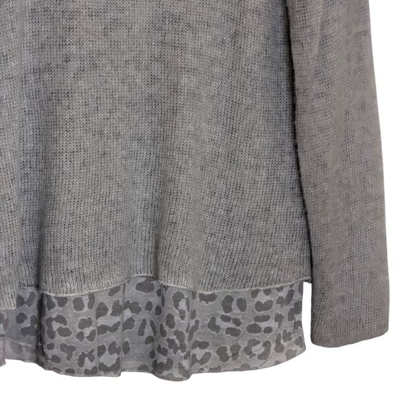 Flora Ashley Sweater TwoFer Layered Blouse Top Shirt Animal Gray M bv - Picture 3 of 8